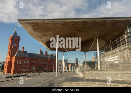 Der senedd und Pier Head, Gebäuden, Teil der walisische Parlament, Cardiff Bay, Cardiff, Wales, UK. Stockfoto