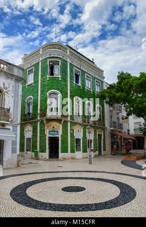 Stadt von Lagos, in der westlichen Algarve Portugal, bietet Besuchern herrliche Strände, pulsierendes Nachtleben und einem charmanten historischen Zentrum mit traditionellem Charme. Stockfoto