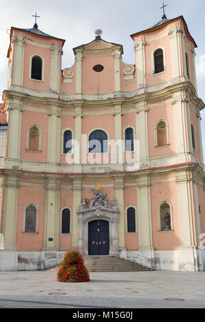 Trinity Kirche auch als Dreifaltigkeit Kirche in der Altstadt von Bratislava, Slowakei bekannt. Stockfoto