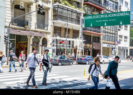 Buenos Aires Argentinien, Avenida Cordova, Einkaufsviertel, Straßenkreuzung, Fußgänger, ethnische Minderheit in lateinamerikanischem Latino, Erwachsene Erwachsene, Männer, wo