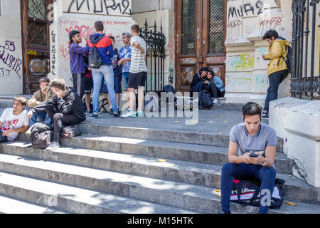 Buenos Aires Argentinien,Escuela Normal Superior,High School,Campus,Hispanic,junge Jungen,männliche Kinder Kinder Kinder Jugendliche,Mädchen,weibliche Studenten Stockfoto