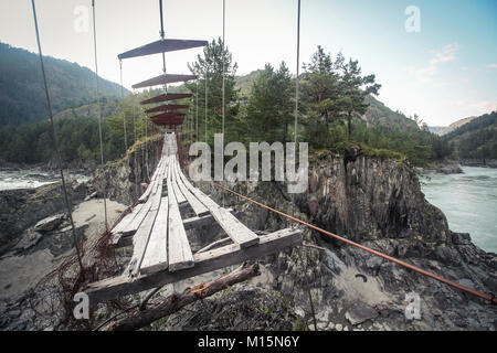 Abgebrochene ausgesetzt die Fußgängerbrücke in Bergen Stockfoto