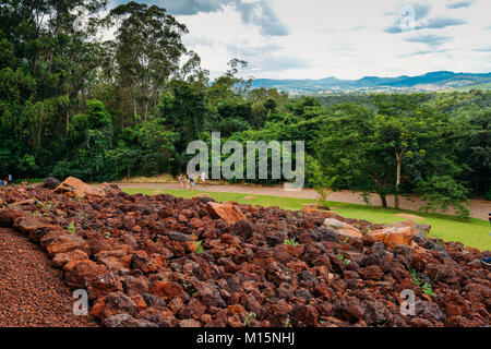 Brumadinho, Brasilien - Dec 27, 2017: Sonic Pavillon von Doug Aitken an Inhotim Institut, Minas Gerais, Brasilien Stockfoto