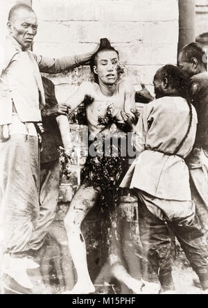 Chinesische Folter und Hinrichtung, China c 1890 Lingchi oder 'Tod durch 1000 Schnitte", die 1905 verboten wurde. Stockfoto
