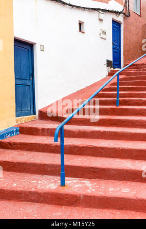 Bunte Häuser mit Treppen, Puerto de La Madera, Los Realejos, Teneriffa, Kanarische Inseln, Spanien Stockfoto