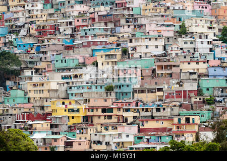 Bunte Häuser, slum Jalousie, Pétionville, Port-au-Prince, Haiti Ouest, Stockfoto