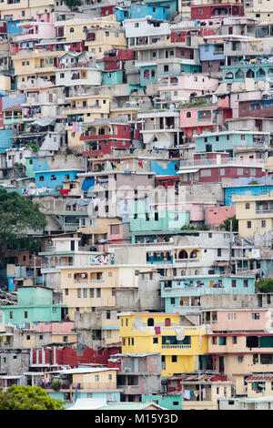 Bunte Häuser, slum Jalousie, Pétionville, Port-au-Prince, Haiti Ouest, Stockfoto