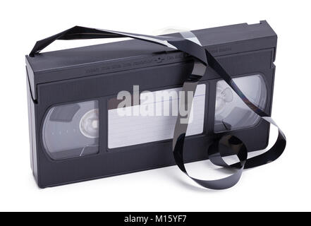 VHS-Kassette gebrochen und Lockerte sich isoliert auf einem weißen Hintergrund. Stockfoto