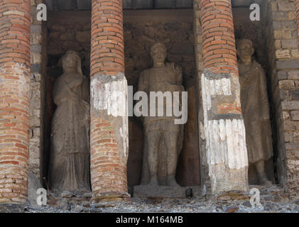 Grab 13OS Marcus Octavius und Vertia Philumina auf Straße Via Delle Tombe Porta Nocera, die antike Stadt Pompeji, Kampanien, Italien. Stockfoto