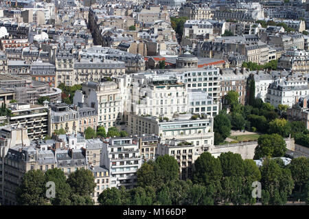 Blick auf Paris nördlich der Eiffelturm mit Musée Guimet, Frankreich. Stockfoto