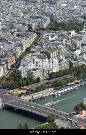 Blick nordöstlich über dem Fluss Seine mit Brücke Pont de Alma, Paris, Frankreich. Stockfoto