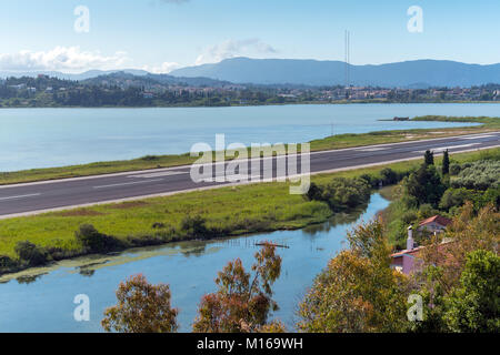 Flughafen Landebahn, den internationalen Flughafen Korfu auf der Insel Korfu, Griechenland. Stockfoto