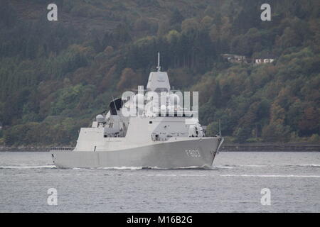 HNLMS Tromp (F 803), eine De Zeven Provincien fregatte Klasse durch die Königlich Niederländische Marine betrieben, bei der Ankunft für Übung gemeinsame Krieger 17-2. Stockfoto