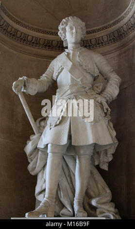 Marmor-Skulptur Statue von Louis XV, "Louis dem geliebten" in Stone Gallery-Galerie de Pierre, Schloss Versailles, Paris, Frankreich. Stockfoto