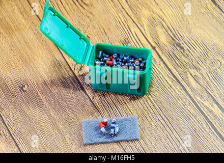 Führen Kugeln für pneumatische Waffen. Kugeln Kaliber 4,5 mm Stockfoto