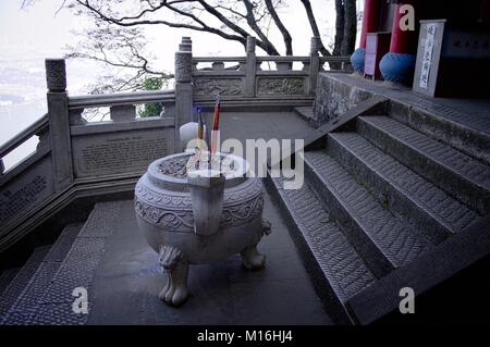 Chinesische brazier unten im Tempel (Kunming, Yunnan, China) Stockfoto