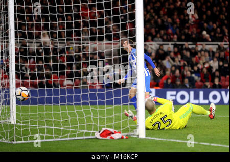 Brighton & Hove Albion Glenn Murray Kerben erste Ziel seiner Seite des Spiels während der Emirate FA Cup, vierte Runde im Riverside Stadium, Middlesbrough. Stockfoto