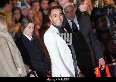 London, UK, 23. November 2015, Lewis Hamilton besucht die British Fashion Awards 2015 in London Coliseum. Mariusz Goslicki/Alamy Stockfoto