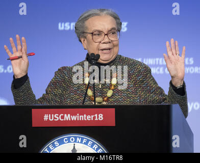 Washington, District of Columbia, USA. 25 Jan, 2018. Marian Wright Edelman der Children's Defense Fund macht Erläuterungen in der Plenarsitzung des United States Konferenz der Bürgermeister in Washington, DC am Donnerstag, den 25. Januar 2018. Quelle: Ron Sachs/CNP. Credit: Ron Sachs/CNP/ZUMA Draht/Alamy leben Nachrichten Stockfoto