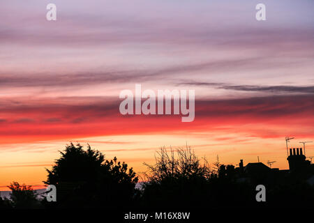 Westcliff on Sea, Großbritannien. 27 Jan, 2018. Sonnenaufgang in Westcliff on Sea. Penelope Barritt/Alamy leben Nachrichten Stockfoto