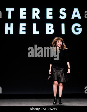 Madrid, Spanien. 27. Januar, 2018. Teresa Helbig auf dem Erscheinen während Mercedes Benz Fashion Week Madrid Herbst/Winter 2018 Ifema am 27. Februar 2018 in Madrid, Spanien. © David Gato/Alamy leben Nachrichten Stockfoto