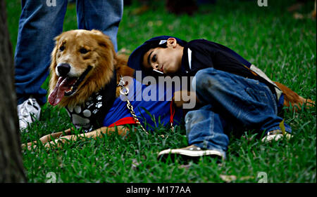 Valencia, Carabobo, Venezuela. 2. Okt 2011. Oktober 02, 2010. Feier der Tiere Tag in der Stadt Valencia, Carabobo Zustand. Foto: Juan Carlos Hernandez Credit: Juan Carlos Hernandez/ZUMA Draht/Alamy leben Nachrichten Stockfoto