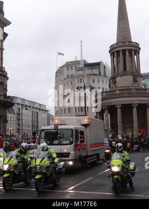 London, Großbritannien. 27. Januar 2018. Stop angreifenden Afrin Protest in London, UK Credit: NASTJA M/Alamy leben Nachrichten Stockfoto
