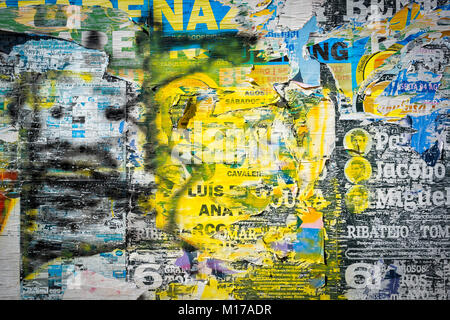 Alte peeling Poster an der Wand. Nazare Stierkampf Poster. Stockfoto