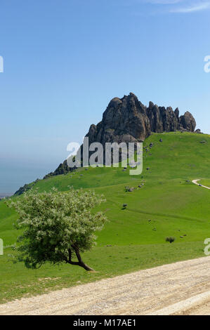 Besh Barmag oder fünf Finger Mountain in der Nähe von Baku, Aserbaidschan. Stockfoto