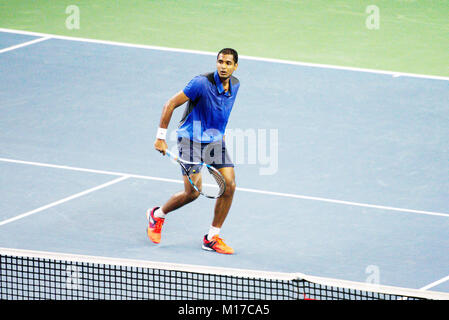 Pune, Indien. 1. Januar 2018. Ramakumar Ramanathan von Indien, in Aktion in der ersten Runde von Tata Open Maharashtra Tennis Turnier. Stockfoto