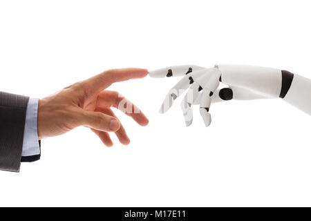 Nahaufnahme der Geschäftsmann, der mit dem Finger berühren Robotic Fingers auf weißem Hintergrund Stockfoto