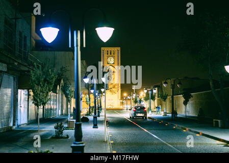 Diese Struktur in der Mitte der Stadt ist ein nützliches Wahrzeichen für das Navigieren zwischen den wichtigsten Sehenswürdigkeiten und Basare Yazd. Stockfoto