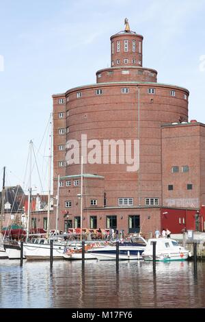 Eckernförde, Fischerhafen und runde Silo in Deutschland Stockfoto