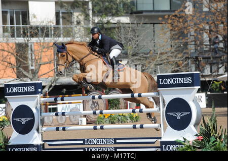 Guadalajara, Jalisco, Mexiko. 27. Januar, 2018. CSI 4*, Longines Wm, John Perez (COL), Emir. Credit: Peter Lewellyn/Alamy Nachrichten Stockfoto