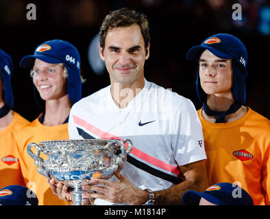 Melbourne, Australien, 28. Januar 2018: Schweizer Tennisspieler Roger Federer gewinnt sein 20 Grand Slam Titel bei den Australian Open 2018 in Melbourne Park. Credit: Frank Molter/Alamy leben Nachrichten Stockfoto