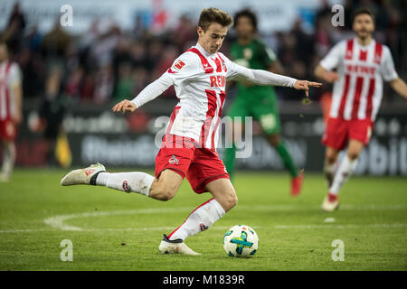 Der Kölner Lukas Kluenter in Aktion während der deutschen Fußball-Bundesliga Match zwischen 1. FC Köln und FC Augsburg im RheinEnergieStadion in Köln, Deutschland, 27. Januar 2018. Foto: Federico Gambarini/dpa Stockfoto