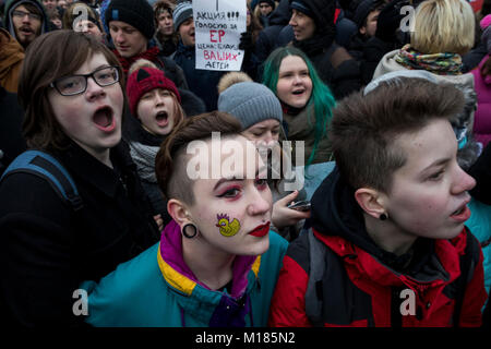 Moskau, Russland. 28 Jan, 2018. Anhänger von Oppositionsführer Alexei Nawalny an einer Rallye Aufruf zum Boykott der Präsidentschaftswahlen am 18. März, in Moskau, Russland Credit: Nikolay Winokurow/Alamy leben Nachrichten Stockfoto