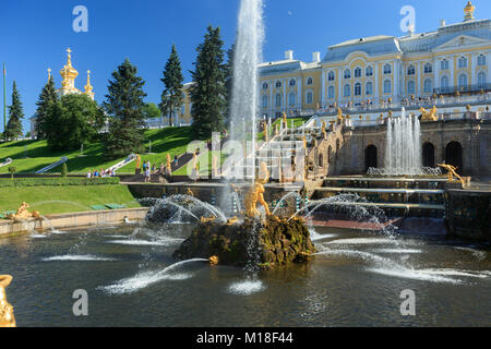 Panorama Grand Cascade in Pertergof, den größten Brunnen ensembles, Sankt-Petersburg, Russland Stockfoto