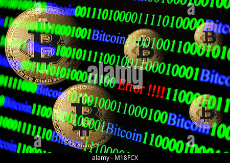 Bitcoin, Binärcode mit Schriftzug Fehler Stockfoto