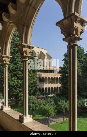 Kreuzgang, Kloster Pedralbes Monestir de Pedralbes in Barcelona, Katalonien, Spanien Stockfoto