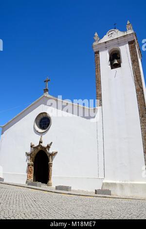 Ansicht der Mutter Kirche in der Stadt, Monchique, Algarve, Portugal, Europa. Stockfoto