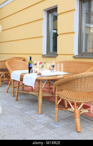 Terrasse für Mittagessen Stockfoto