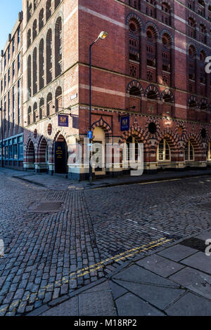 Loch Fyne Restaurant in einem ehemaligen Getreidespeicher auf Walisisch zurück, Bristol, UK. Stockfoto