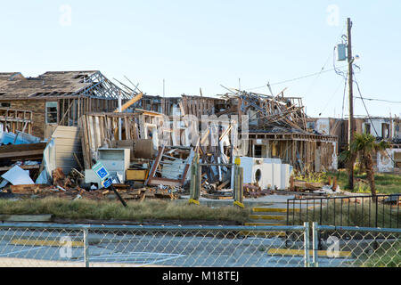 Mehrere Einheiten der Apartment Komplex total durch Hurrikan Harvey, August 2017 zerstört. Stockfoto