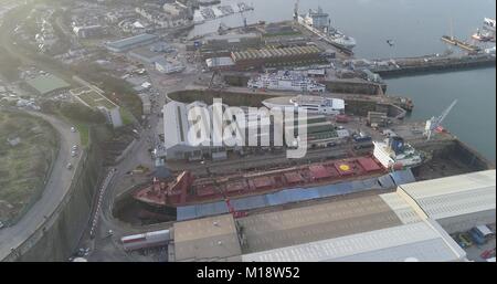 Drone Schüsse aus über Falmouth Werft, Cornwall Stockfoto