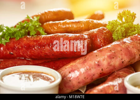 Verschiedene Arten von Würstchen Nahaufnahme. Stockfoto