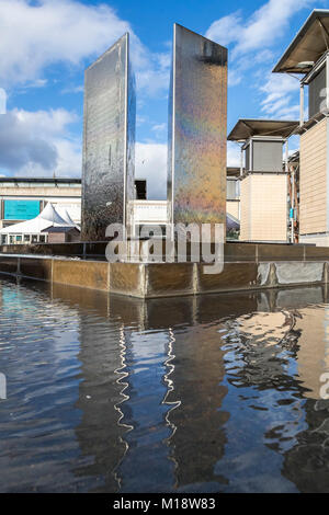 Kunst im öffentlichen Raum Installationen in Millennium Square, Bristol, Großbritannien Stockfoto