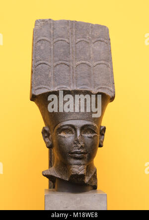 Der Gott Amun von Karnak, Herrschaft von Tutanchamun. C. 1346-1337 v. Chr.. Büste, Diorit. Carlsberg Glyptotek. Stockfoto