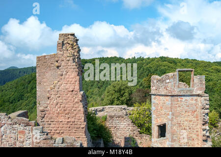 Blick von der Madenburg Burg in der Nähe von Neustadt an der Weinstraße, Deutschland ruinieren. Stockfoto