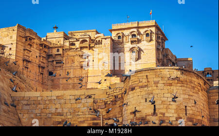 Jaisalmer Fort ist auch bekannt als das Goldene Fort aus gelbem Kalkstein. Weltkulturerbe der UNESCO in Rajasthan. Stockfoto
